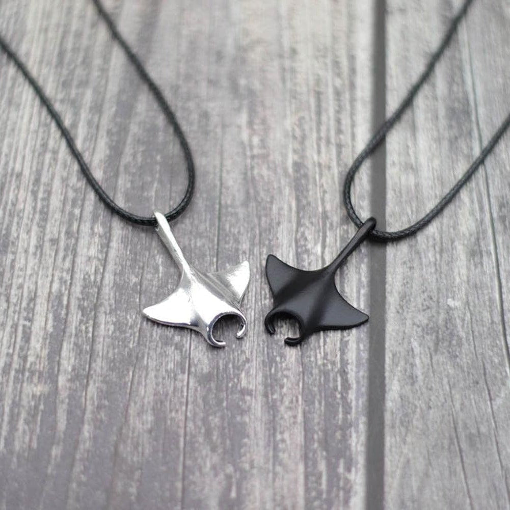 North Royal Manor Stingray Necklace