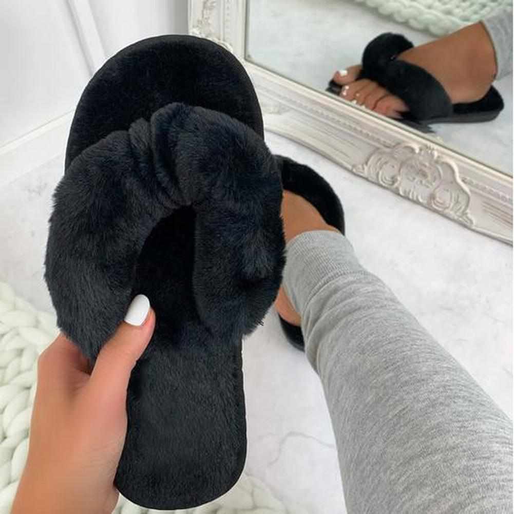 Thong fur online slippers